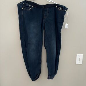 Maternity Denim Capris